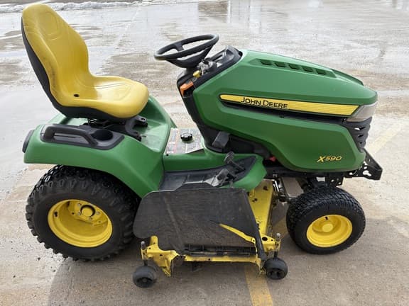 Image of John Deere X590 equipment image 3