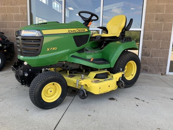 Image of John Deere X730 equipment image 1