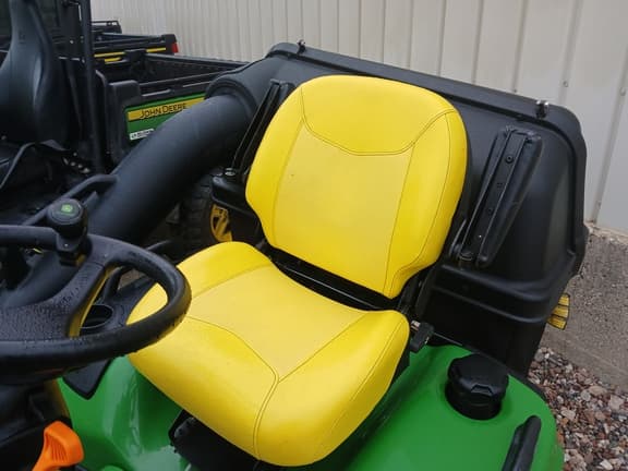 Image of John Deere X738 equipment image 3