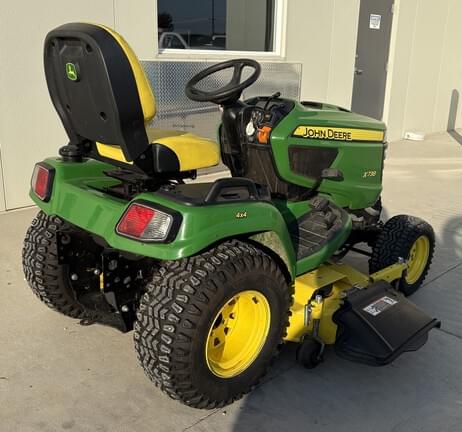 Image of John Deere X738 equipment image 2