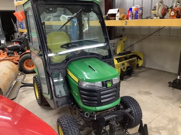 Main image John Deere X738