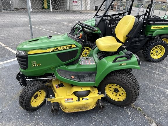 2016 John Deere X739 Equipment Image0