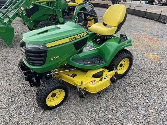 Image of John Deere X739 equipment image 3