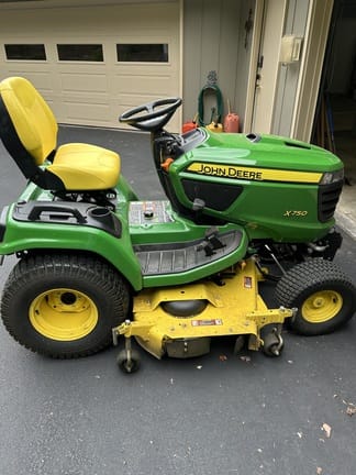 2016 John Deere X750 Equipment Image0