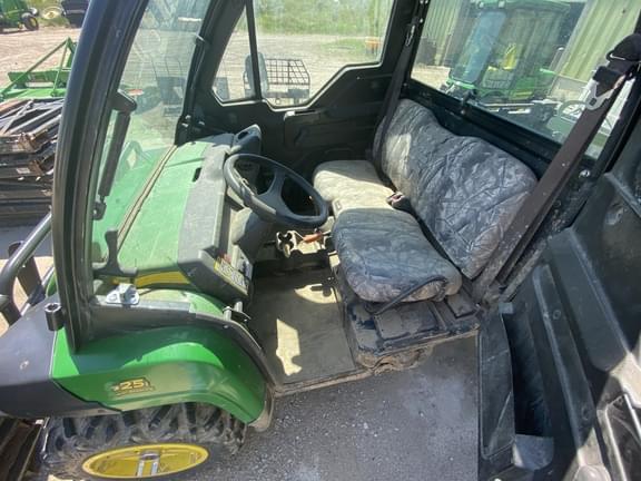 Image of John Deere Gator XUV 825i equipment image 1