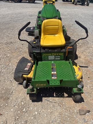Image of John Deere Z335E equipment image 1