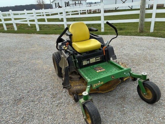 2016 John Deere Z535M Equipment Image0