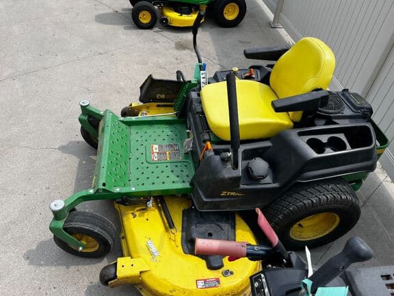 Image of John Deere Z540M equipment image 1
