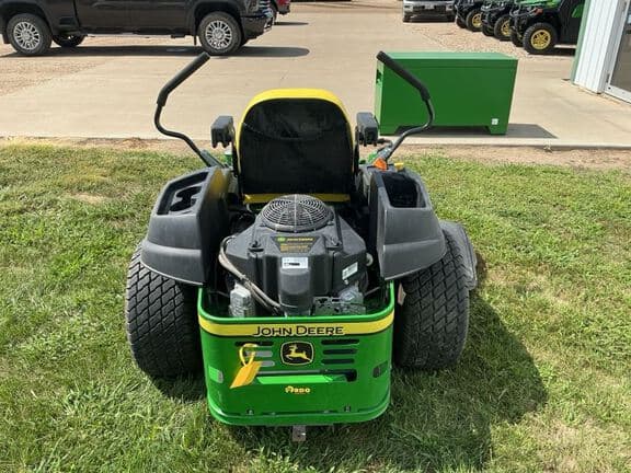 Image of John Deere Z540M equipment image 3