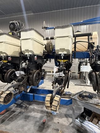 Image of Kinze 3500 equipment image 1