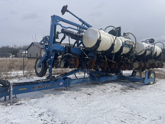 2016 Kinze 3600 Equipment Image0