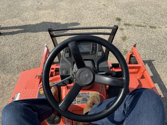 Image of Kubota F2690 equipment image 3