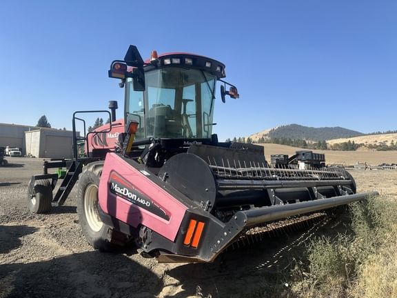 2016 MacDon M155E4 Equipment Image0