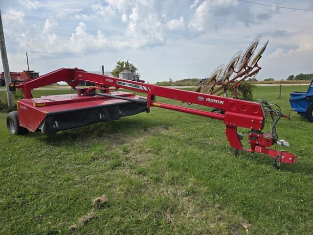 Image of Massey Ferguson 1383 equipment image 1