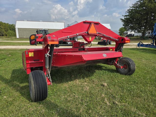 Image of Massey Ferguson 1383 equipment image 4