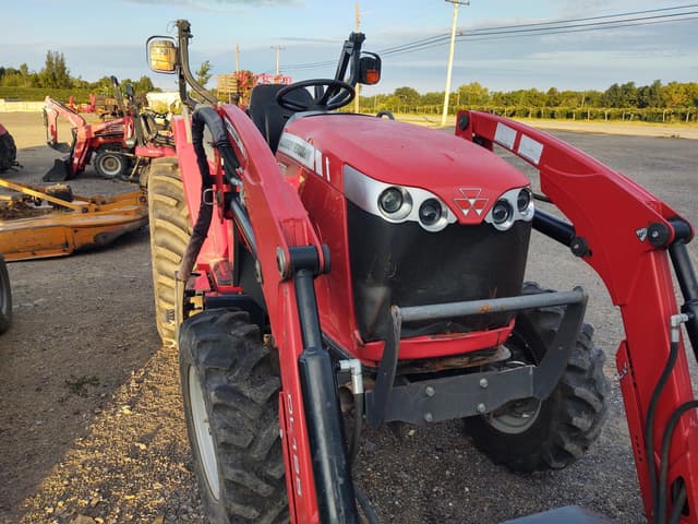 Image of Massey Ferguson 1736 equipment image 1