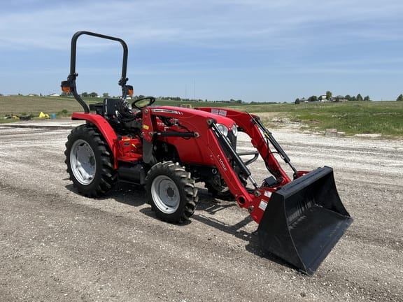 2016 Massey Ferguson 1739E Equipment Image0