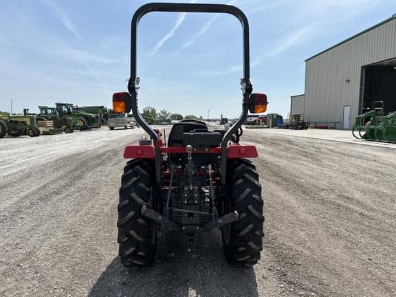 Image of Massey Ferguson 1739E equipment image 4