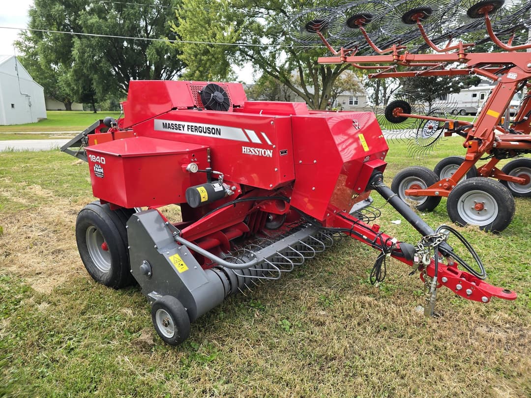Image of Massey Ferguson 1840 Primary image