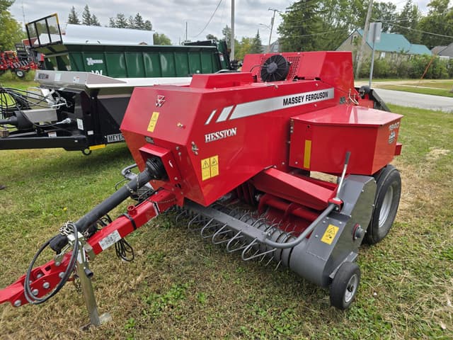 Image of Massey Ferguson 1840 equipment image 1