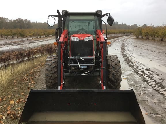 Image of Massey Ferguson 4710 equipment image 4