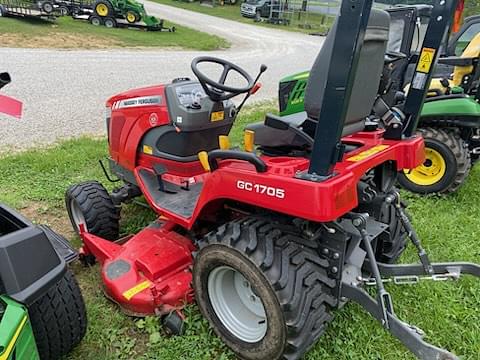 Image of Massey Ferguson GC1705 equipment image 4