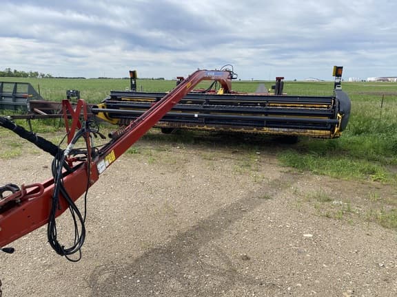 Image of New Holland H7150 equipment image 1