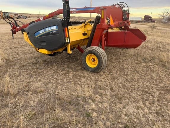 Image of New Holland H7150 equipment image 2