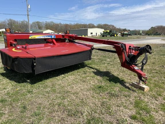 Image of New Holland H7330 equipment image 1