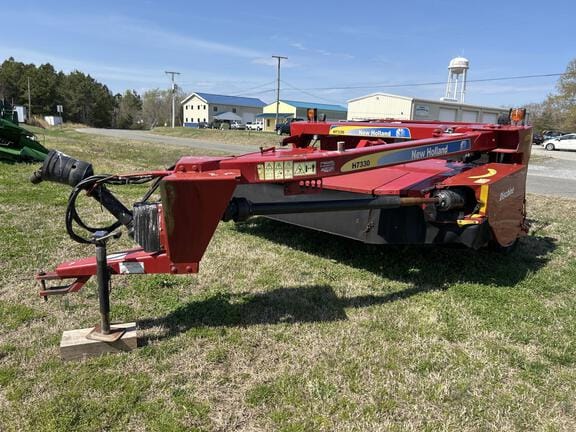 2016 New Holland H7330 Equipment Image0
