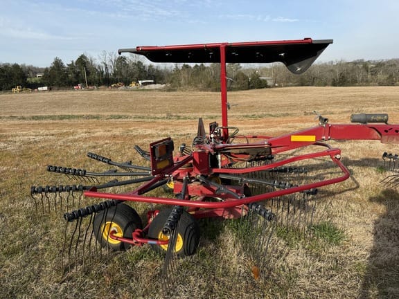 2016 New Holland 3223 Equipment Image0