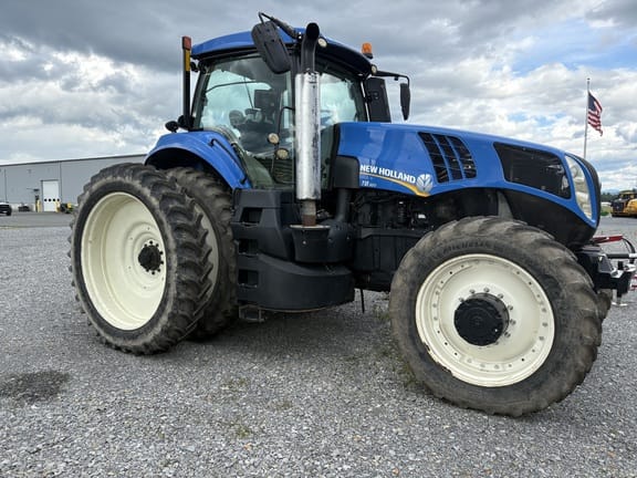 2016 New Holland T8.320 Equipment Image0
