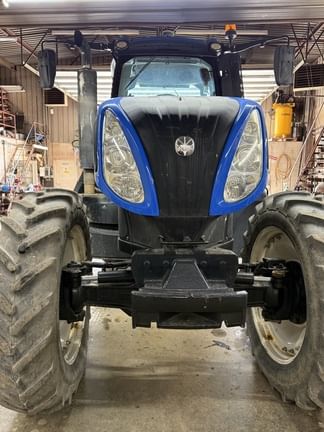 2016 New Holland T8.320 Equipment Image0