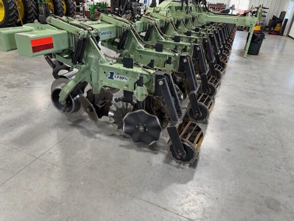 2016 Orthman 1tRIPr Equipment Image0