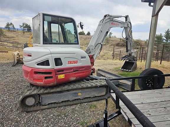 Image of Takeuchi TB260 equipment image 4