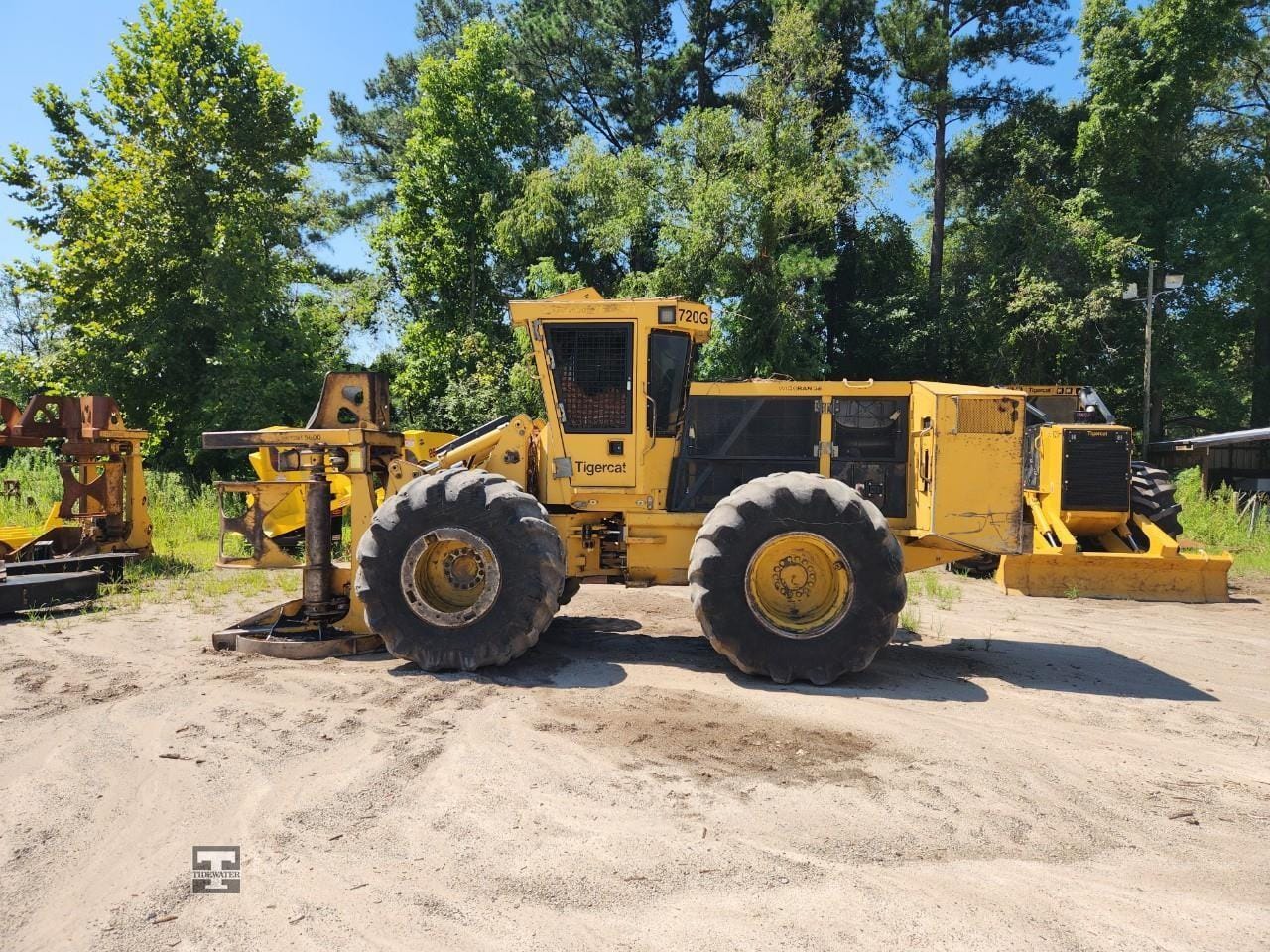 2016 Tigercat 720G Equipment Image0
