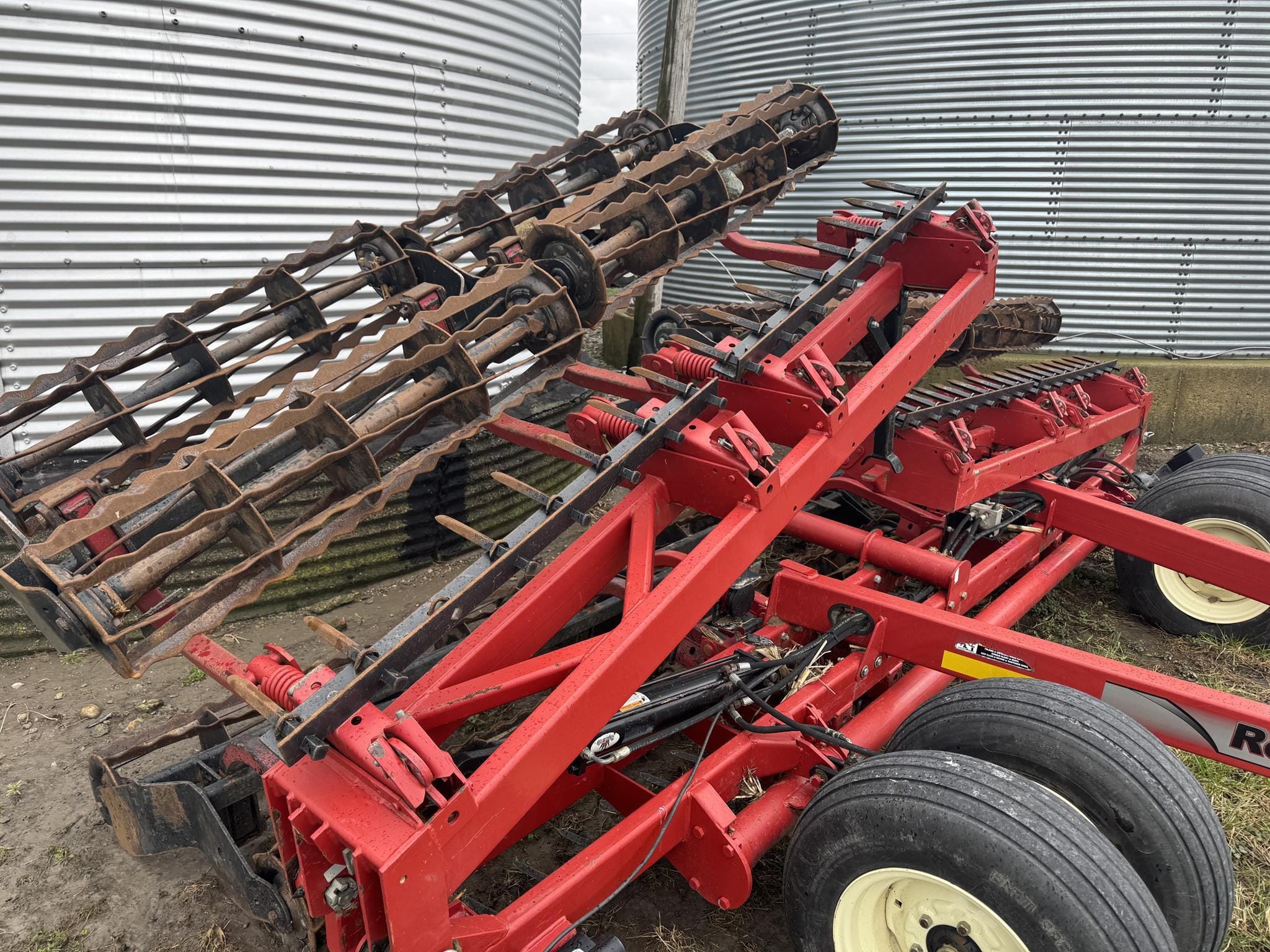 2016 Unverferth 1225 Equipment Image0