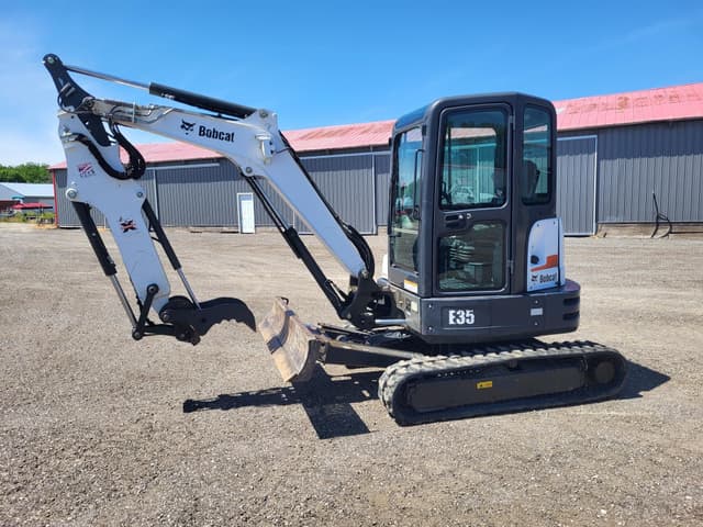 Image of Bobcat E35 equipment image 1