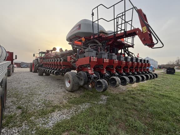 Image of Case IH 1265 equipment image 2