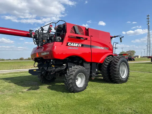 Image of Case IH Pro 700 equipment image 1