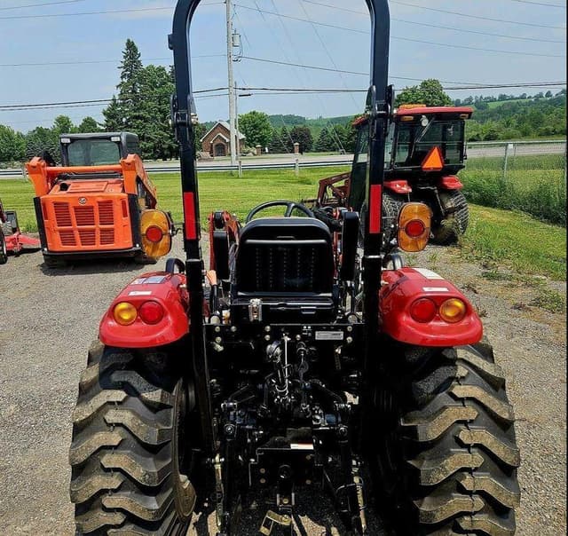 Image of Case IH Farmall 35A equipment image 3