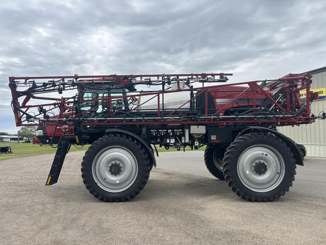 Image of Case IH Patriot 3340 equipment image 2