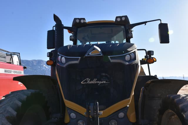 Image of Challenger 1038 equipment image 3