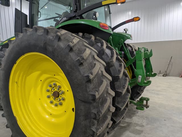 Image of John Deere 7230R equipment image 4
