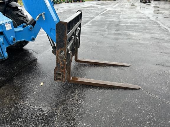 Image of Genie GTH1056 equipment image 4