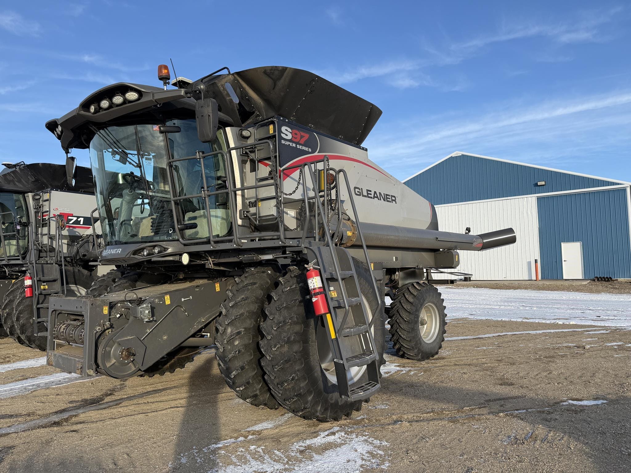 2017 Gleaner S97 Equipment Image0