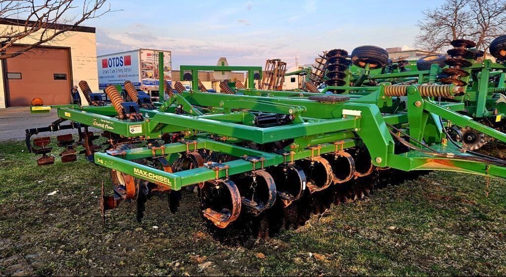 2017 Great Plains MC5111 Equipment Image0