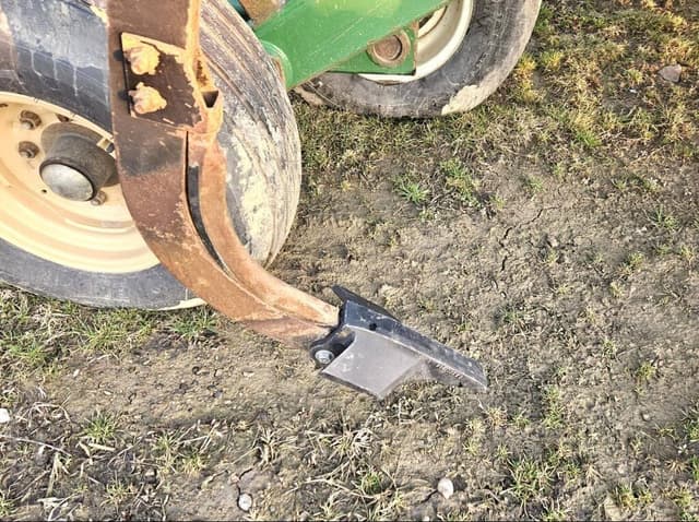 Image of Great Plains MC5111 equipment image 4