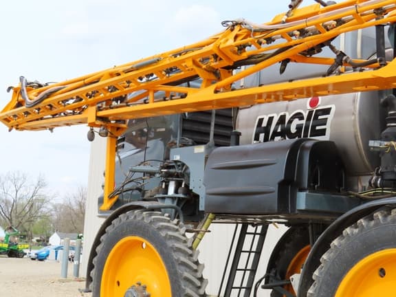 Image of Hagie STS12 equipment image 4