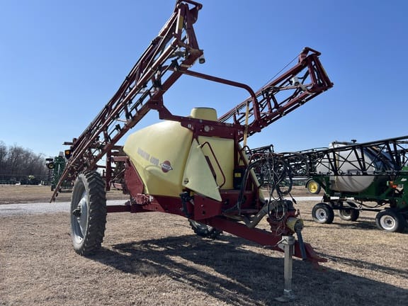 2017 Hardi Navigator 4000 Equipment Image0